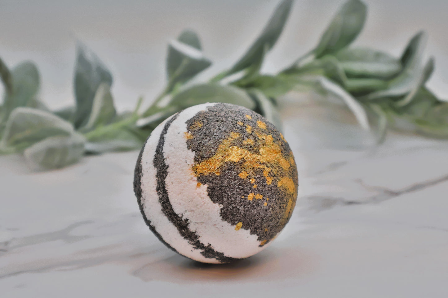 Tonka Oud Bath Bomb